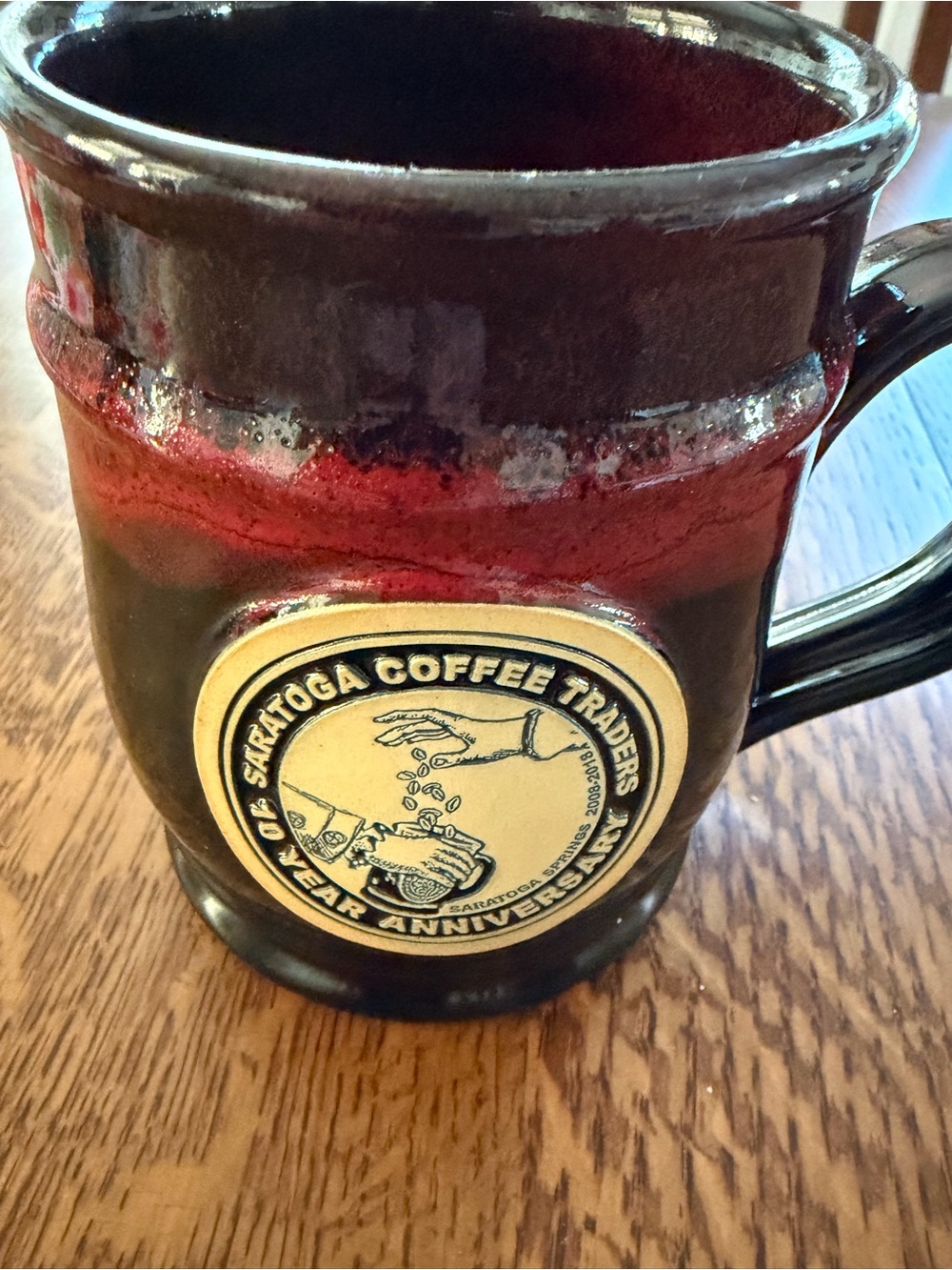 Saratoga Coffee Traders Handcrafted Ceramic Coffee Mug in Dark Brown and Red - Picture 2 of 5